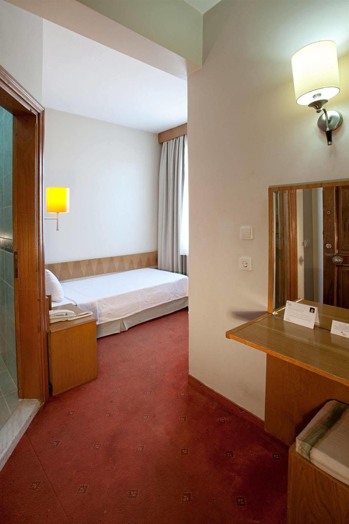 Ilkay Hotel Стамбул Екстер'єр фото
