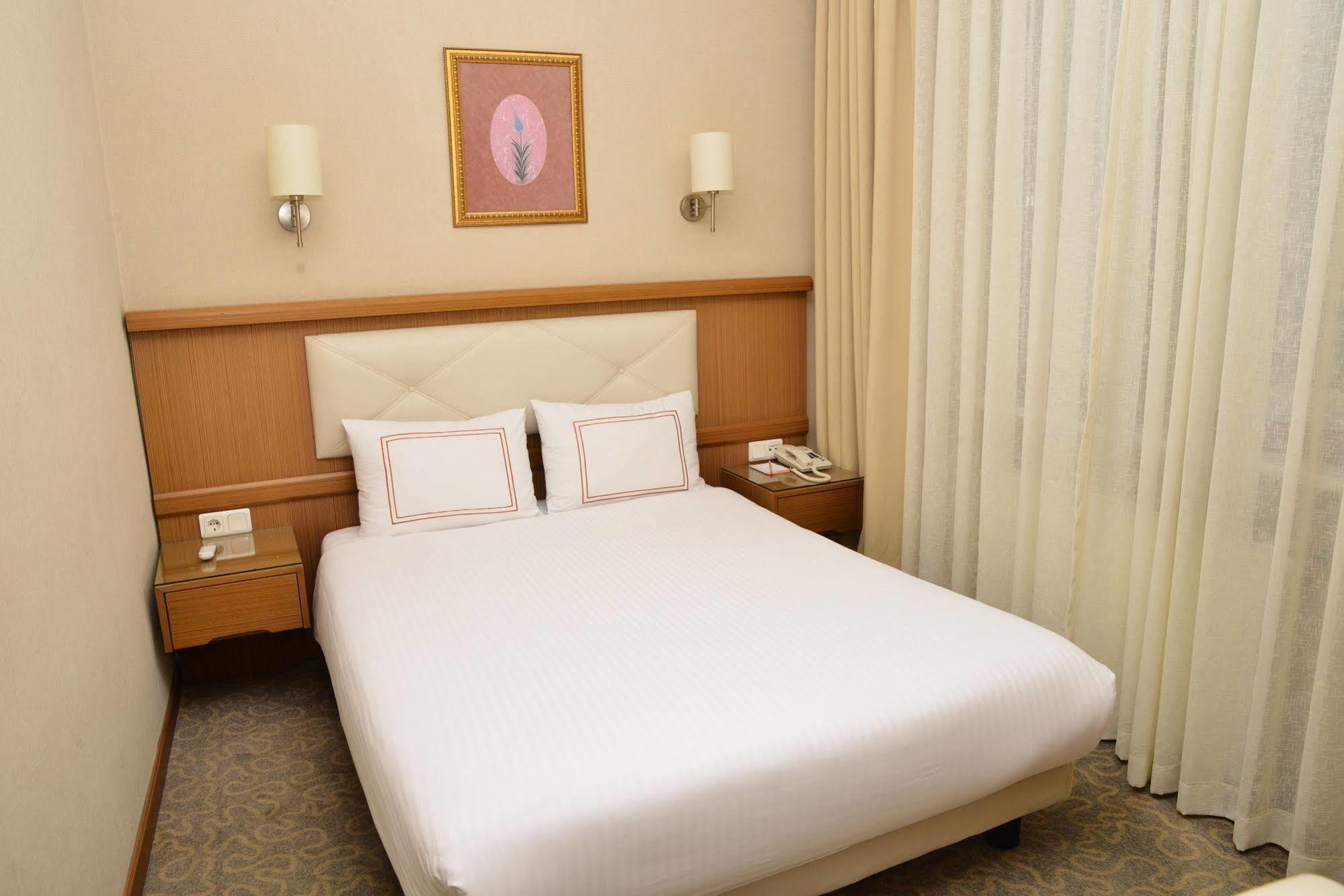 Ilkay Hotel Стамбул Екстер'єр фото